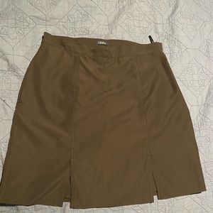 Izod women’s black skirt